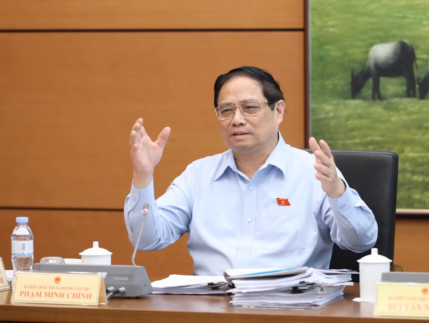 Thủ tướng Phạm Minh Chính phát biểu tại phiên thảo luận ở tổ sáng 24/10. Ảnh Như Ý