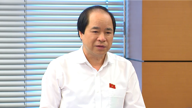 Đại biểu Quốc hội Trương Xuân Cừ. Đại biểu Quốc hội Trương Xuân Cừ.