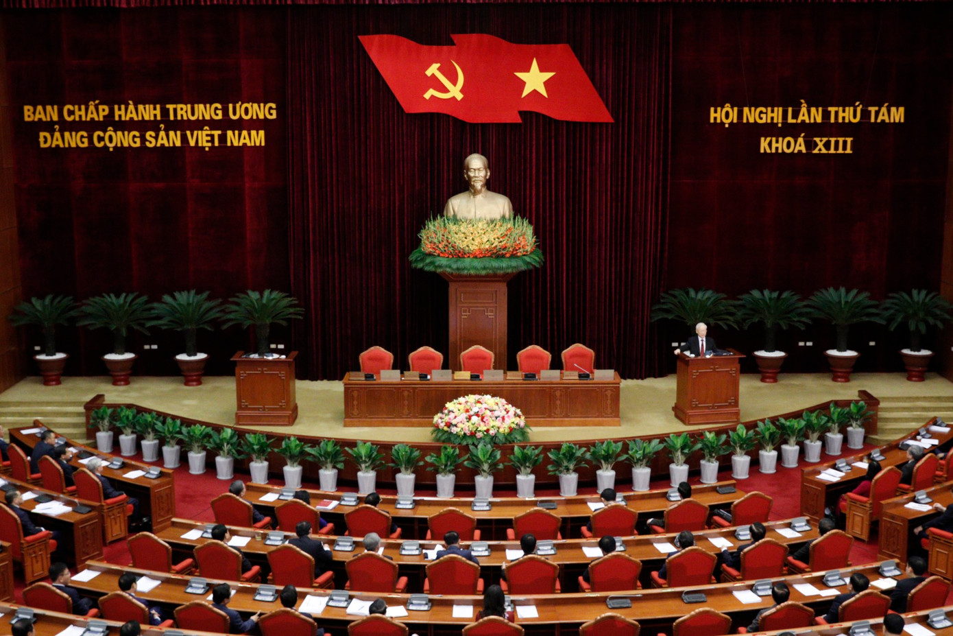 Phiên bế mạc Hội nghị Trung ương 8. Phiên bế mạc Hội nghị Trung ương 8.