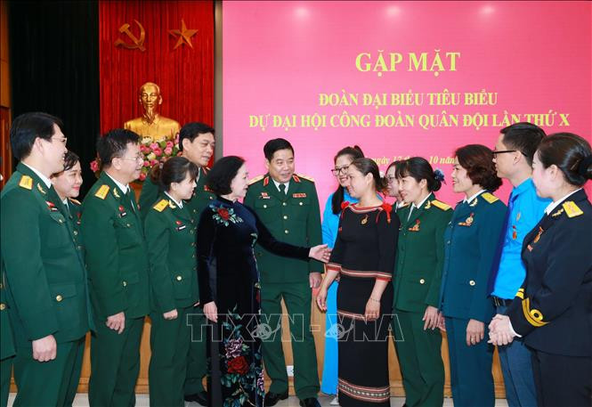 Thường trực Ban Bí thư Trương Thị Mai và các đại biểu. Ảnh TTXVN Thường trực Ban Bí thư Trương Thị Mai và các đại biểu. Ảnh TTXVN