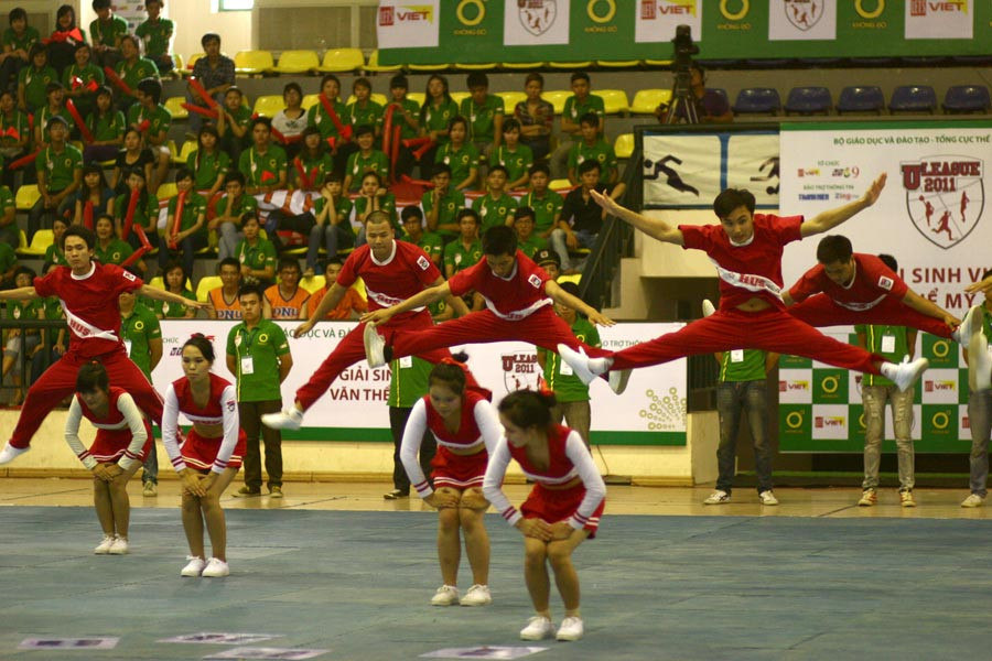 Các động tác bật cao được trình diễn nhiều trong ngày thi thứ hai