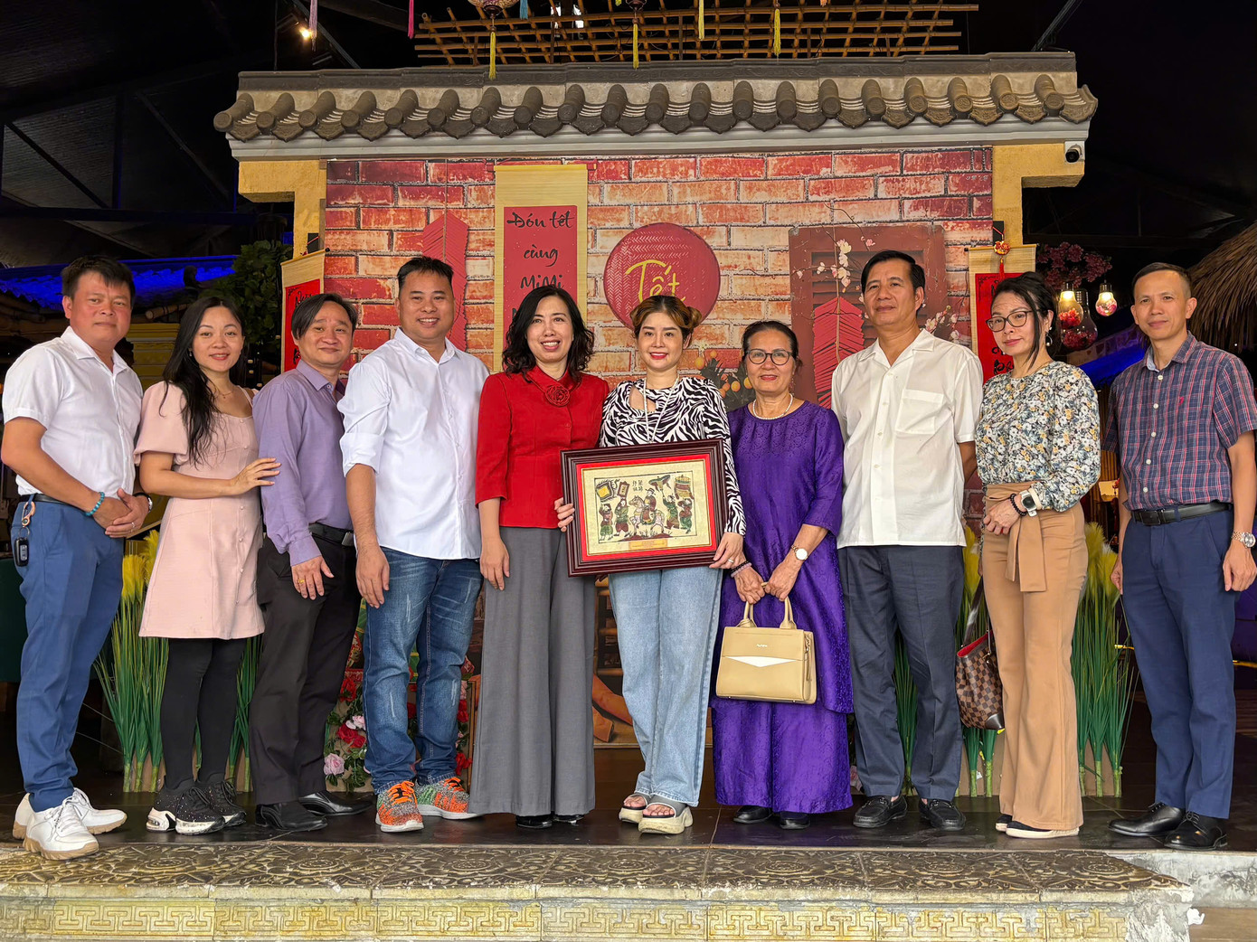 Thứ trưởng Lê Thị Thu Hằng thăm cơ sở kinh doanh của chị Mimi Nguyen tại Klang (ngoại ô Kuala Lumpur).