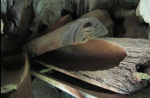 Một chiếc hòm còn nguyên vẹn