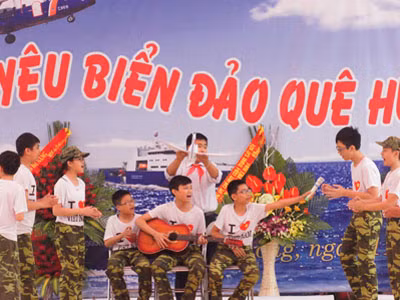 Một màn thi chào hỏi