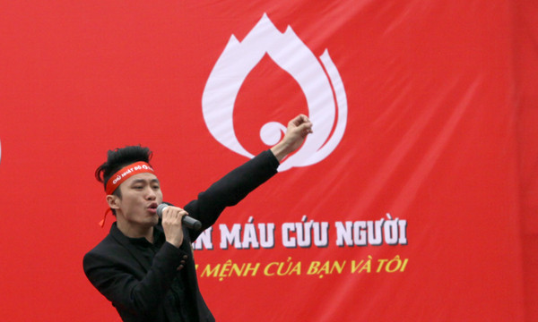 Ca sỹ Tùng Dương