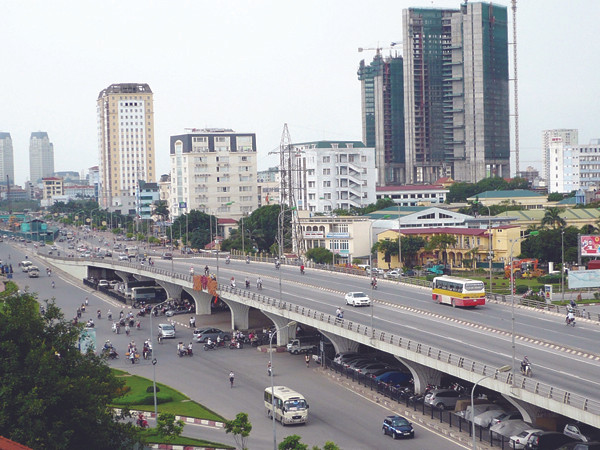 Để cứu cầu vượt, ĐTC đi qua nút Mai Dịch được đề xuất chui xuống đất, hoặc đi tránh. Ảnh: Trọng Đảng