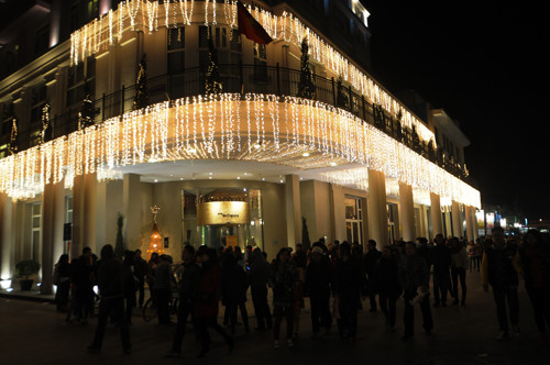 Đêm cuối năm, Hà Nội lung linh đèn hoa