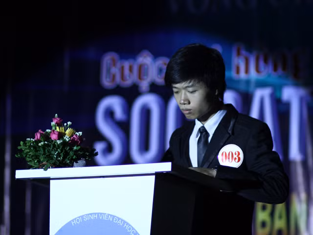 Với Công Tiến, một luật sư hiện nay cần có niềm đam mê với ngành luật; kiến thức để vận hành và kỹ năng mềm