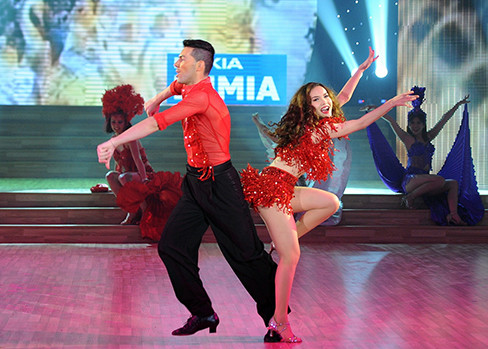 Yên Trang - Tisho với điệu Samba. Tổng điểm: 36 điểm.