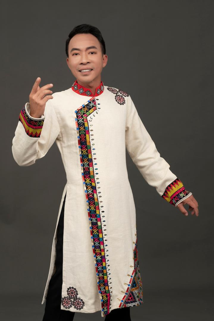 NSƯT Việt Hoàn thích làm nông dân hơn đi hát ảnh 2