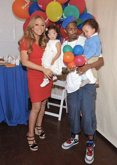 Nick Cannon và Mariah Carey cùng hai con gái song sinh năm nay đã 11 tuổi. Ảnh: Hollywood Life.