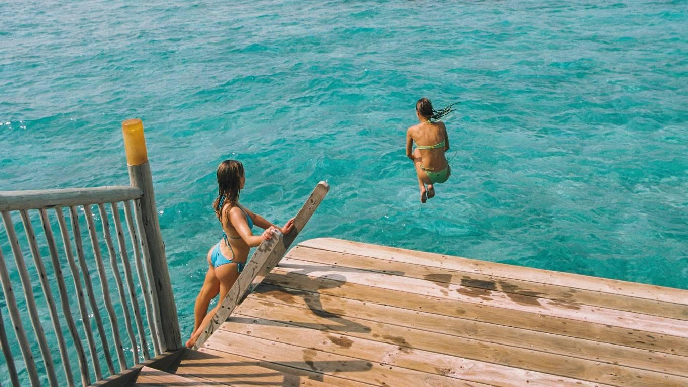 Hiện Kate Li đang làm việc dưới sự quản lý của StarSystem. Hiện Kate Li đang làm việc dưới sự quản lý của StarSystem.