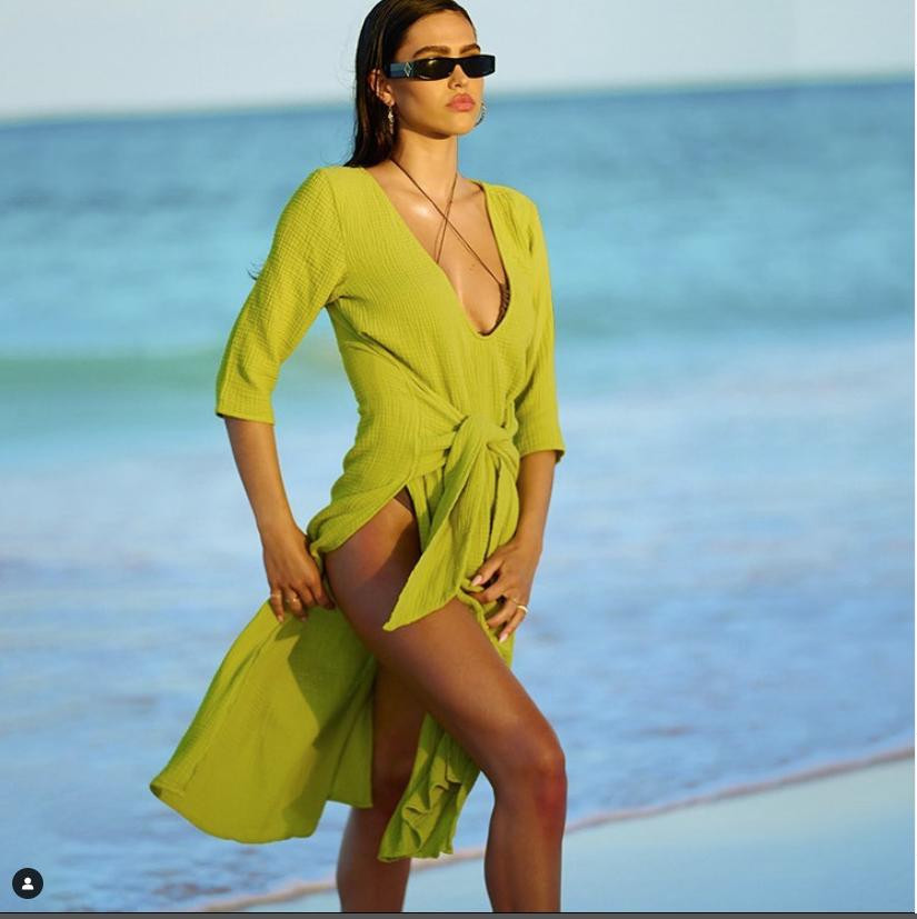 Shoot hình nào của Amelia Hamlin cũng toát lên thần thái sexy đầy mê hoặc, thân hình sexy khó cưỡng.