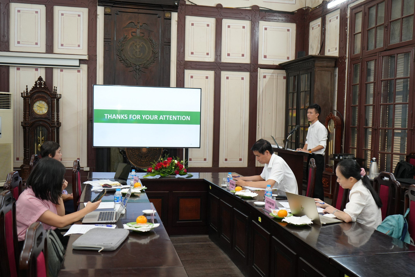 Sinh viên báo cáo