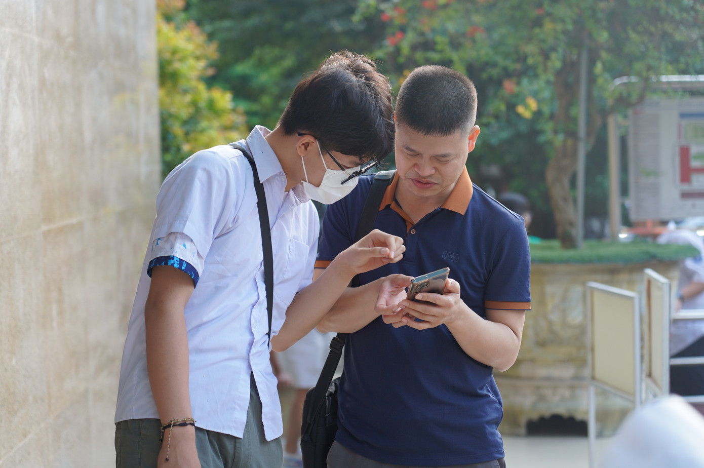 Thí sinh dự thi lớp 10 Trường THPT Chuyên Khoa học Tự nhiên ngày 2-3/6 vừa qua Thí sinh dự thi lớp 10 Trường THPT Chuyên Khoa học Tự nhiên ngày 2-3/6 vừa qua