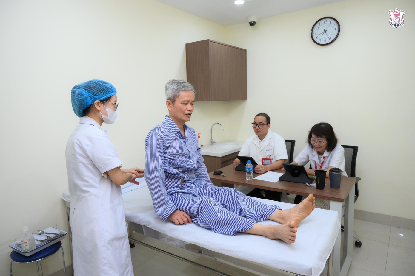 Sinh viên Trường ĐH Y Hà Nội thi tốt nghiệp lâm sàng. Ảnh: Phạm Hữu Linh