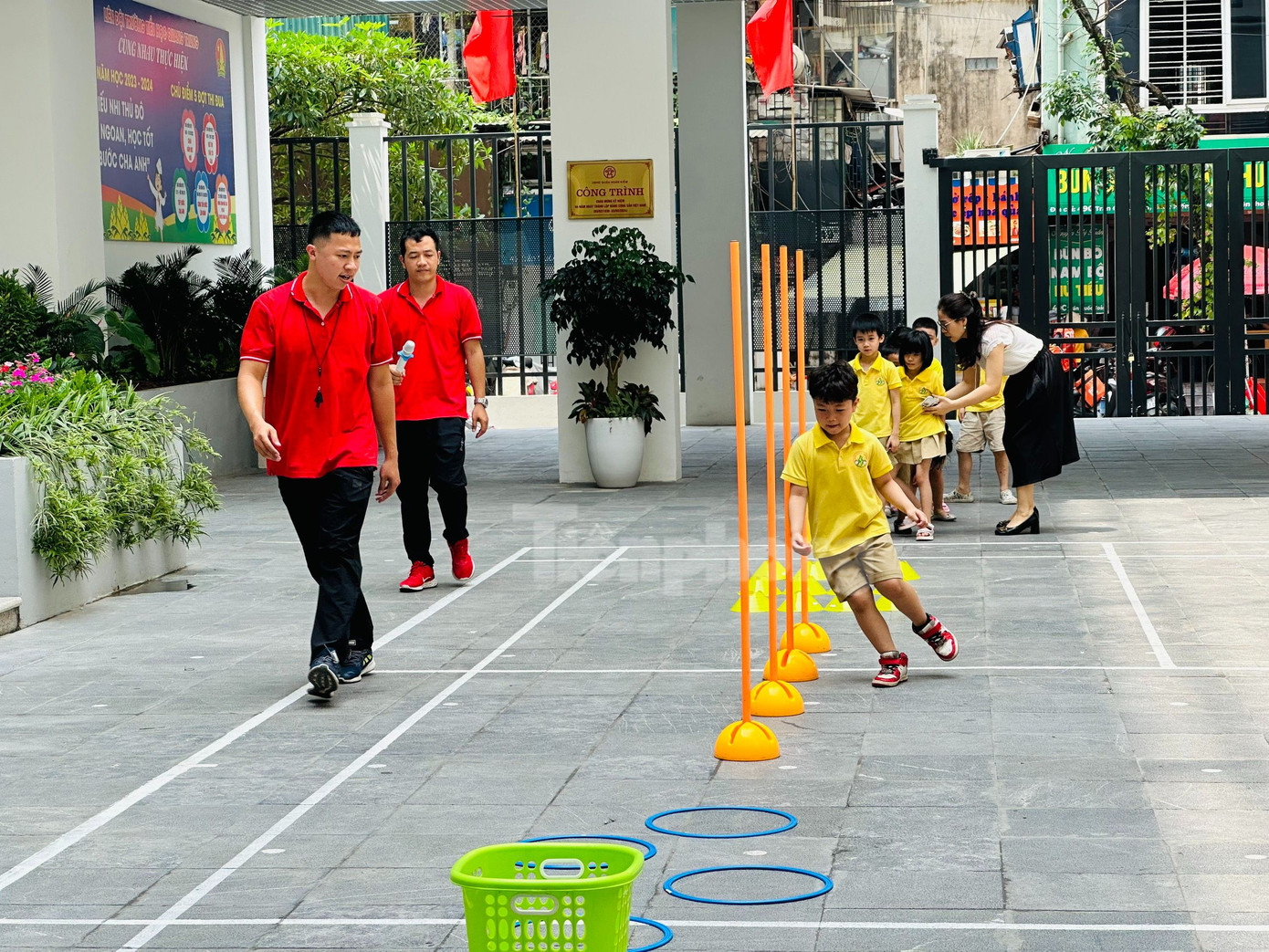 Tiết giáo dục thể chất được vận động thể hiện hết mình Tiết giáo dục thể chất được vận động thể hiện hết mình