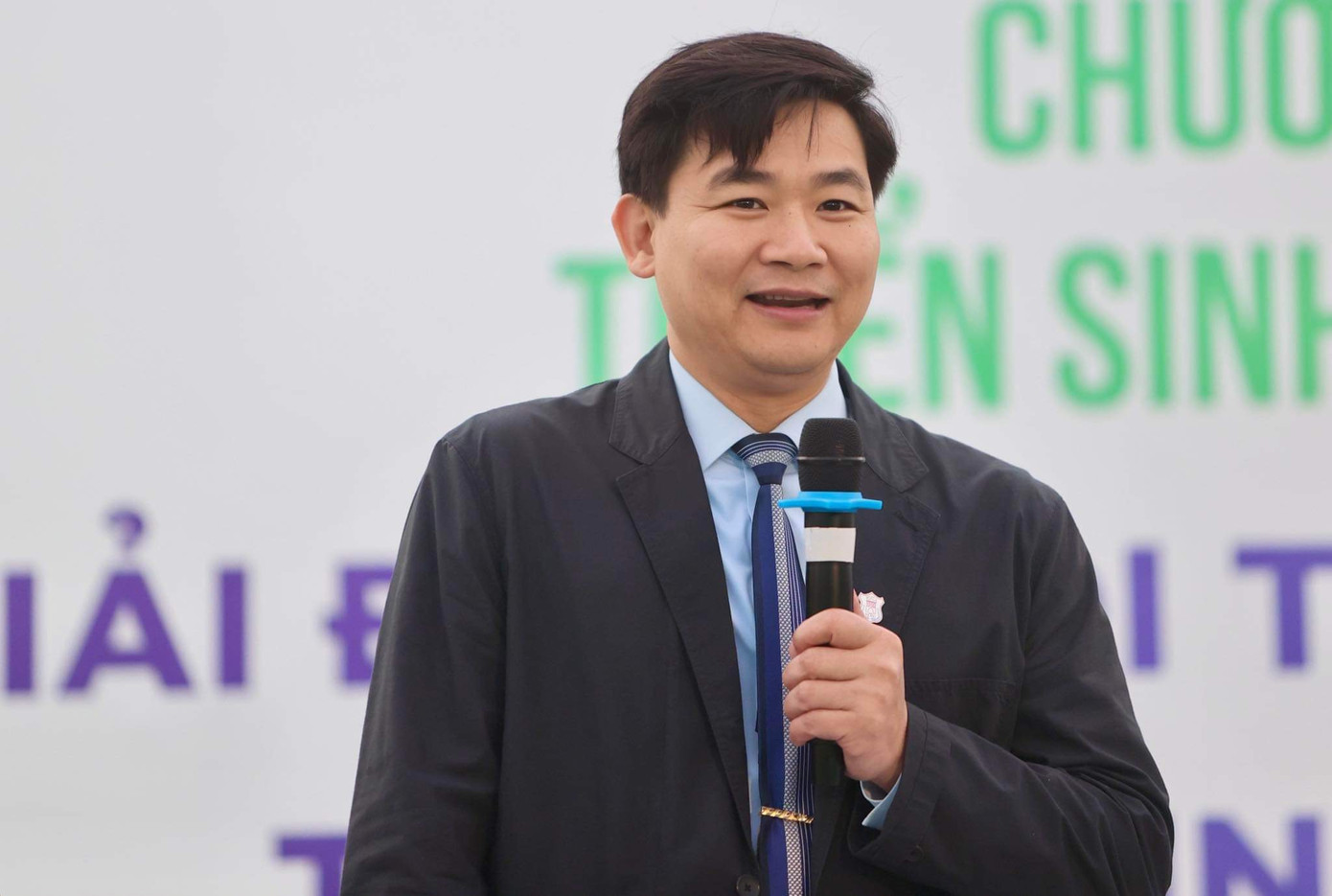 PGS.TS Lê Đình Tùng trao đổi thông tin về tuyển sinh nhóm ngành Sức khỏe năm 2024 với thí sinh tại Chương trình PGS.TS Lê Đình Tùng trao đổi thông tin về tuyển sinh nhóm ngành Sức khỏe năm 2024 với thí sinh tại Chương trình