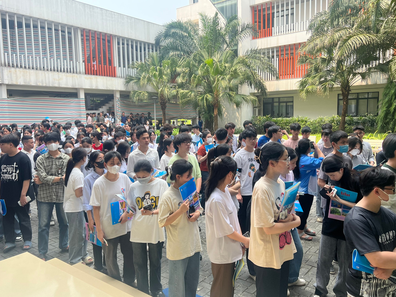 Thí sinh dự thi đánh giá năng lực đợt tháng 4 Thí sinh dự thi đánh giá năng lực đợt tháng 4