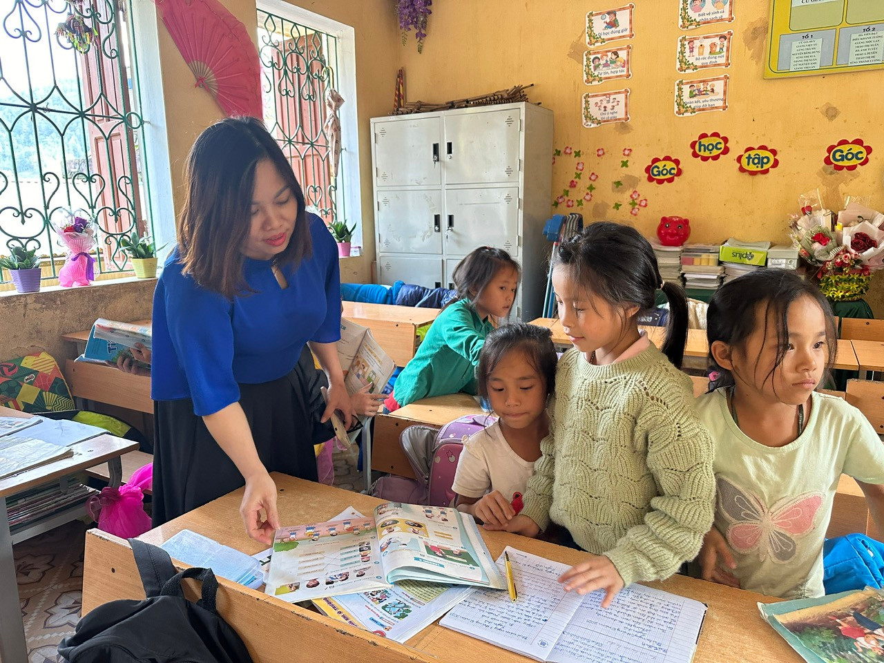 Thiếu giáo viên tiếng Anh ở bậc Tiểu học, tỉnh Yên Bái đưa ra giải pháp đưa giáo viên đi biệt phái từ vùng thuận lợi đến giảng dạy ở vùng khó khăn trong thời gian 1 năm. Ảnh: TM