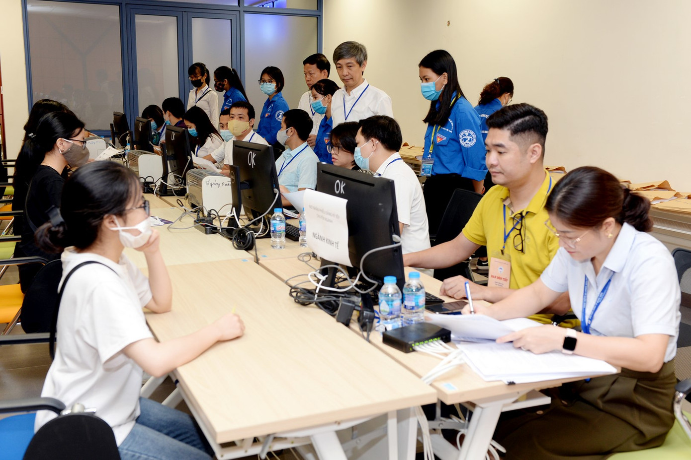 Sinh viên Trường Đại học Kinh tế Quốc dân nhập học