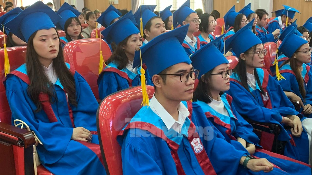 Sinh viên Trường Đại học Y Hà Nội trong lễ tốt nghiệp năm 2023.