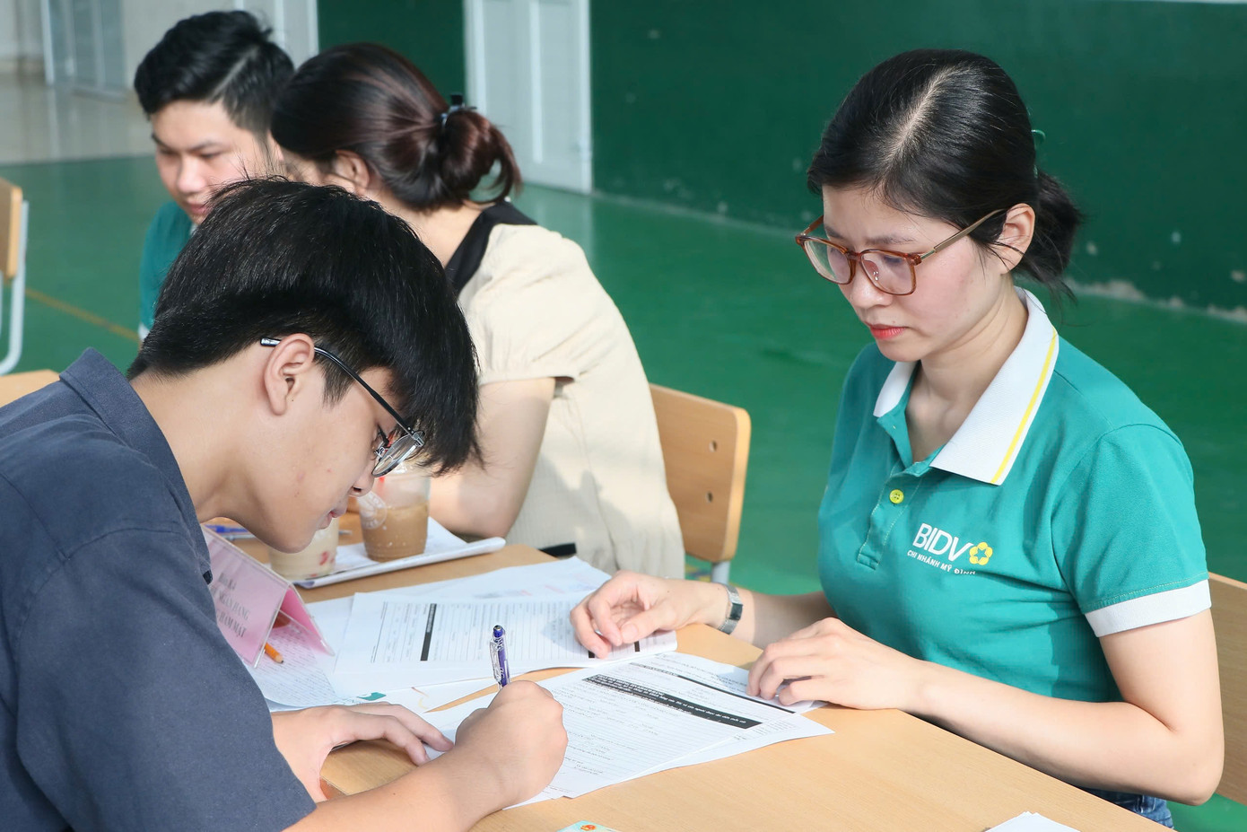 Thí sinh nhập học trực tiếp tại Trường ĐH Y dược, ĐH Quốc gia Hà Nội sáng 27/8.