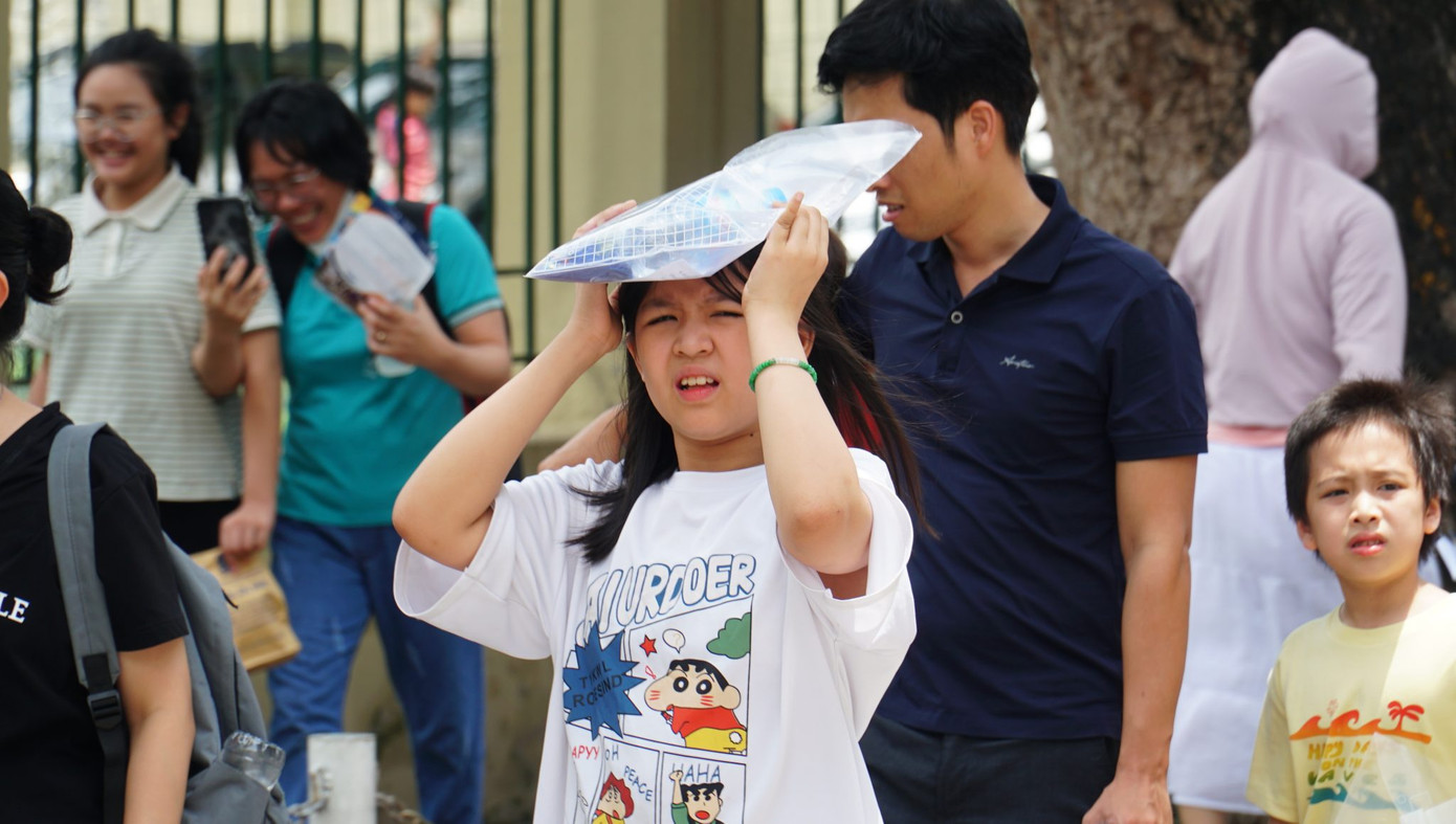 Thí sinh dự thi tuyển sinh lớp 6 Trường THCS Ngoại ngữ vừa qua.