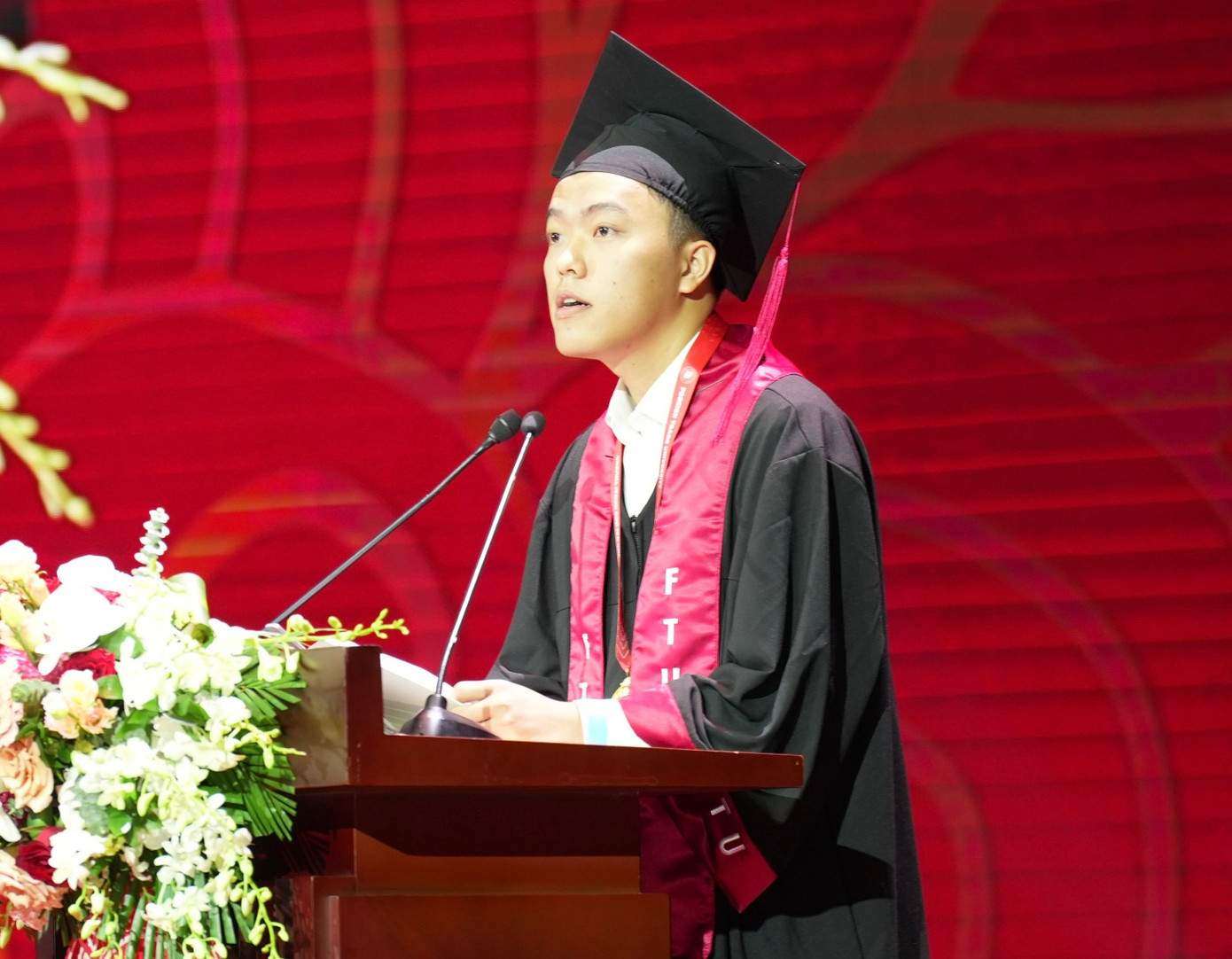 Tân cử nhân Lê Đỗ Thành Trung