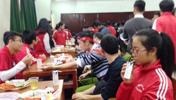 Chủ Nhật Đỏ 2016 đã tiếp nhận 11.763 đơn vị máu ảnh 10