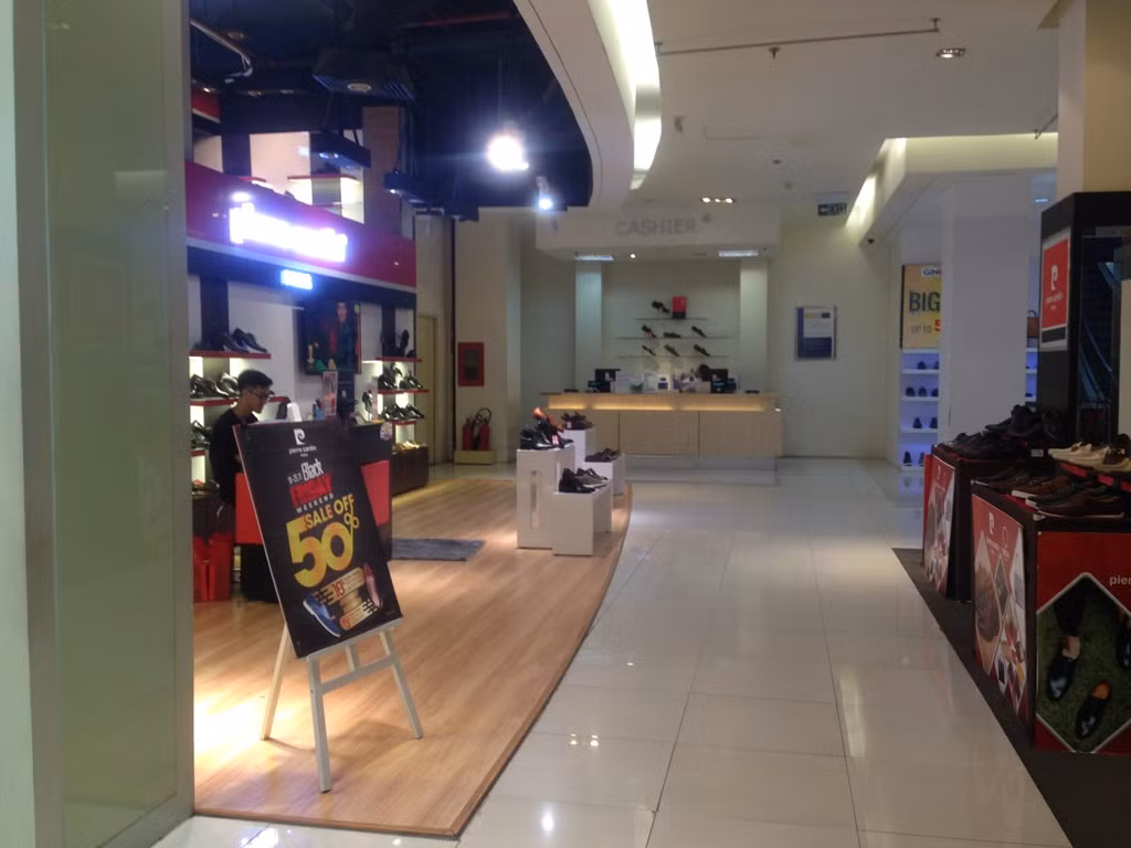 Black Friday: Nơi đìu hiu, chỗ tấp nập ảnh 9