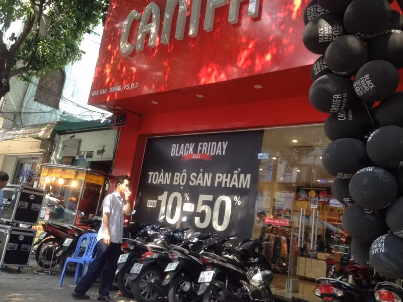 Black Friday: Nơi đìu hiu, chỗ tấp nập ảnh 2