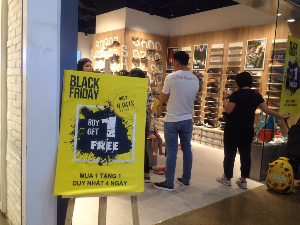 Black Friday: Nơi đìu hiu, chỗ tấp nập ảnh 3