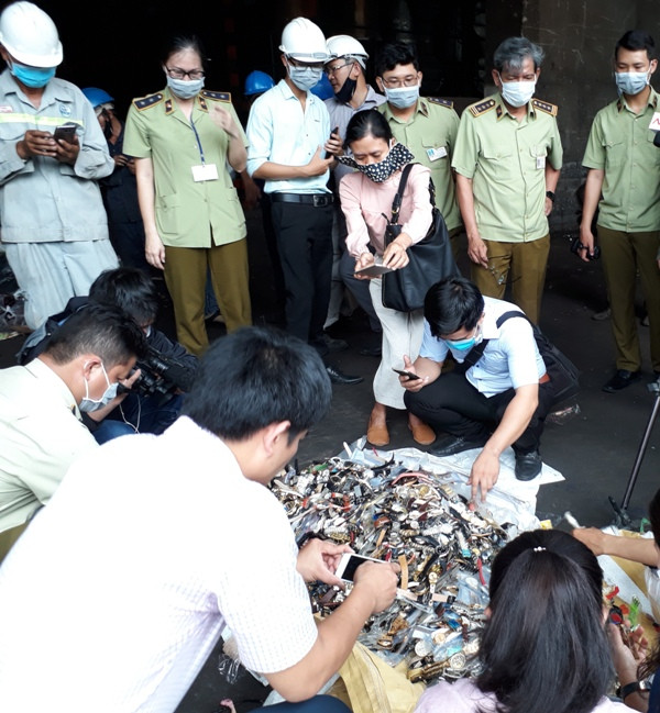 TPHCM tiêu hủy lô hàng giả trị giá hơn 20 tỷ đồng ảnh 1