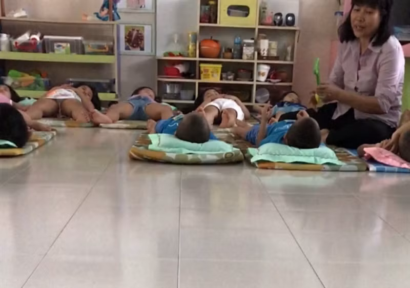 Bé gái bầm hai mắt sau khi từ trường về: Nhiều dấu hiệu lạ ảnh 8 Bé gái bầm hai mắt sau khi từ trường về: Nhiều dấu hiệu lạ ảnh 8