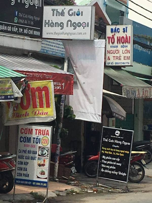 Hàng xách tay 'phớt lờ' ngành chức năng, mua bán tấp nập ảnh 2