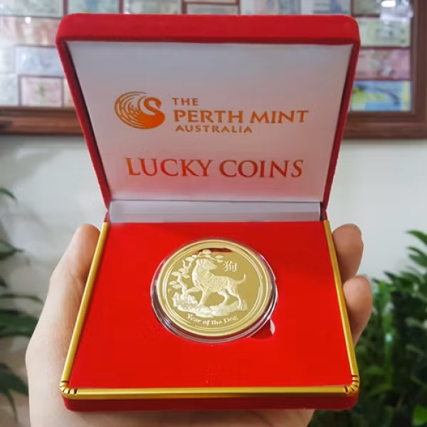 'Sốt' tờ 2 USD lì xì Tết in hình chó ảnh 1