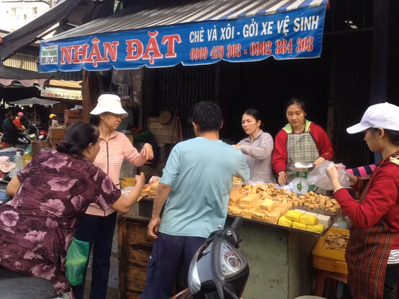 Thị trường rằm tháng 7: Đắt đồ chay, đìu hiu đồ mã ở TPHCM ảnh 8