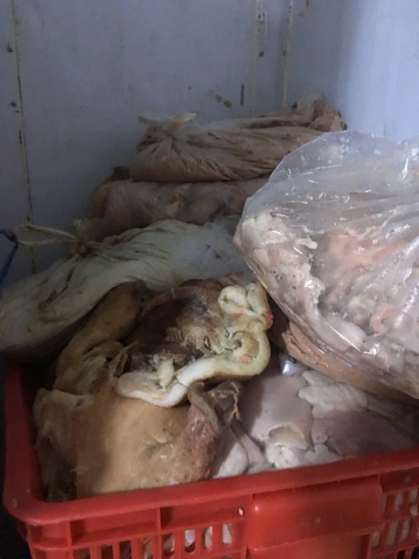 Tẩy trắng lòng heo bằng oxy già ảnh 3