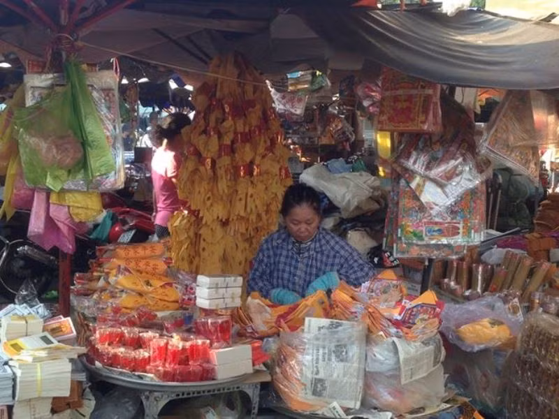 Thị trường rằm tháng 7: Đắt đồ chay, đìu hiu đồ mã ở TPHCM ảnh 11