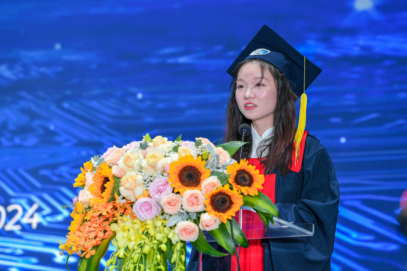 Trần Ngọc Trúc Linh phát biểu tại lễ bế giảng.