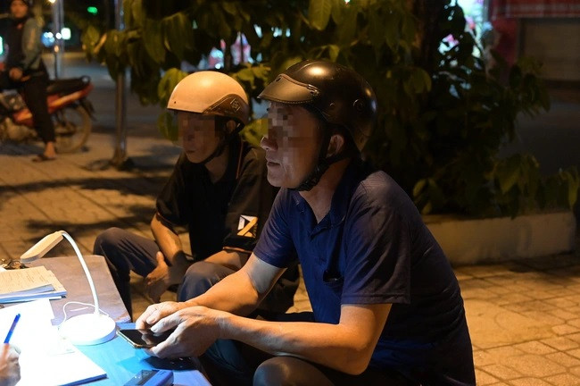 Nhiều trường hợp vi phạm nồng độ cồn ở mức "khủng". Đáng nói, có nhiều trường hợp "ma men" say xỉn đã cự cãi với tổ công tác khi làm nhiệm vụ, nhiều trường hợp khác đã chấp hành ký biên bản vi phạm hành chính.