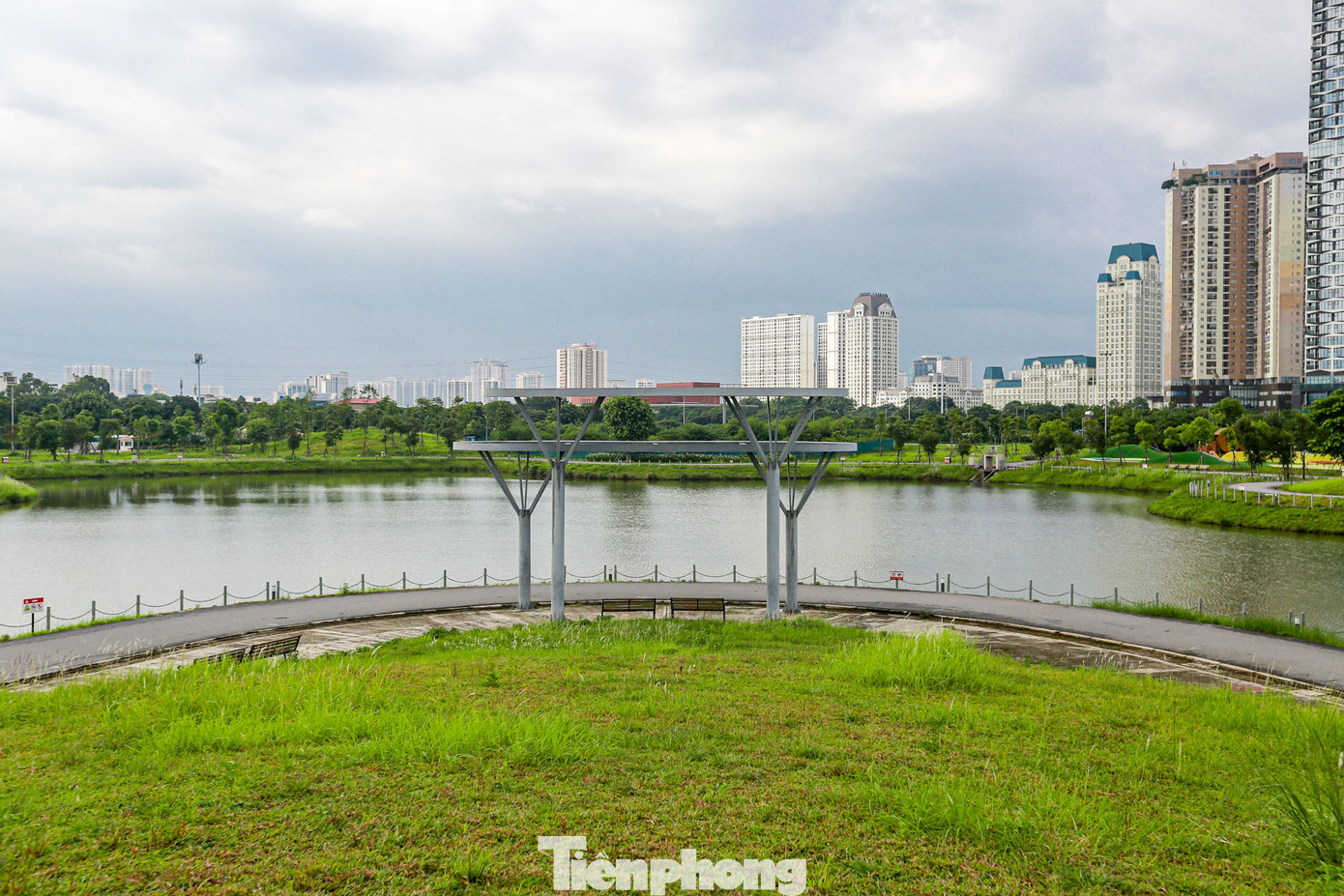 Công viên được khởi công xây dựng khoảng giữa năm 2020, dự kiến hoàn thành năm 2022. Tuy nhiên, đến năm 2024, người dân mới có thể vào vui chơi, hoạt động trong công viên này.