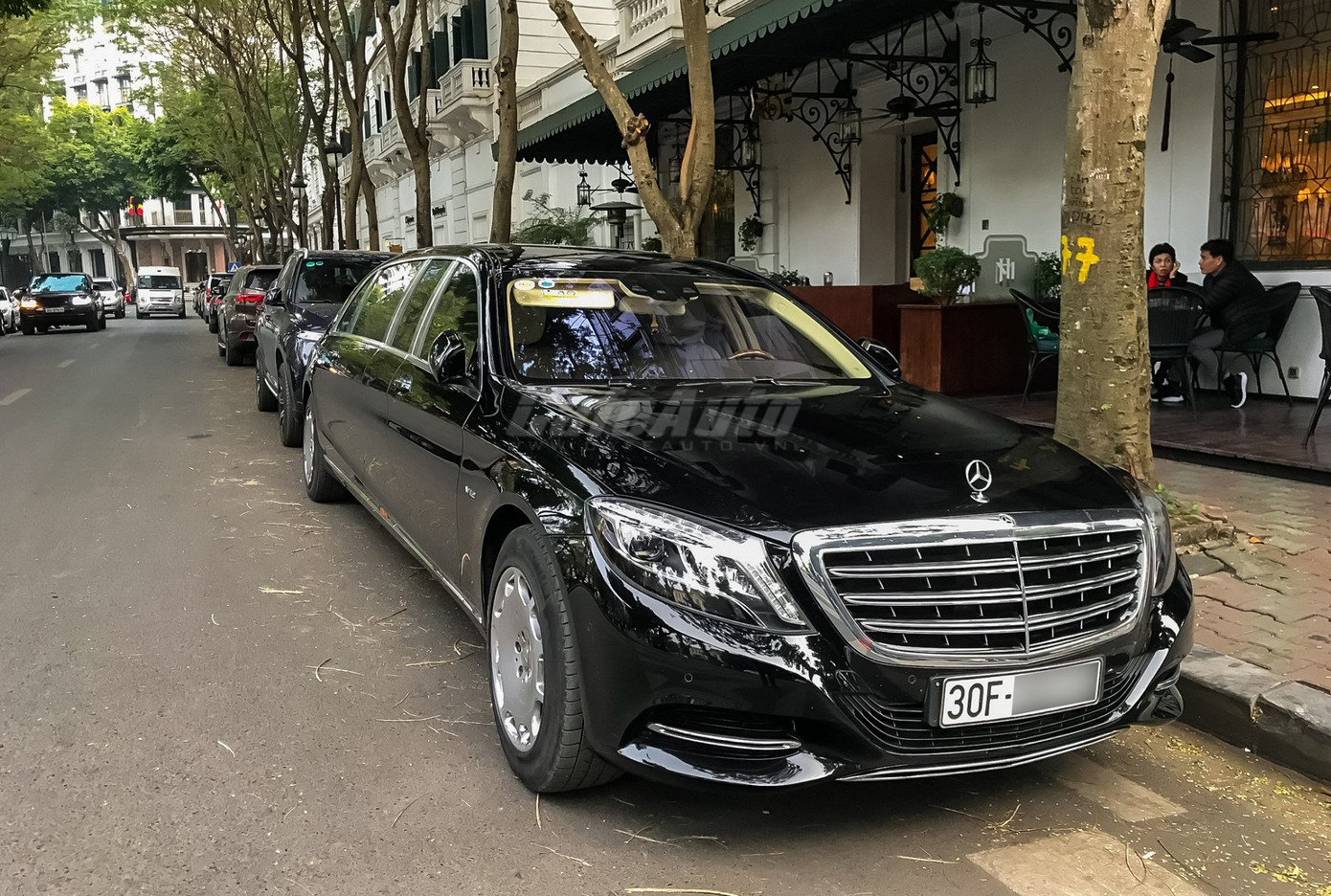 S600 Pullman của ông Trịnh Văn Quyết trong một lần đi dạo phố. S600 Pullman của ông Trịnh Văn Quyết trong một lần đi dạo phố.