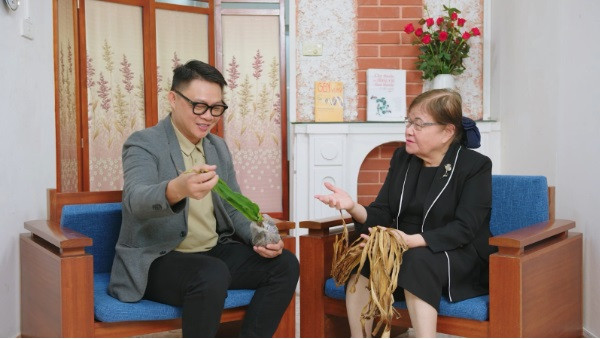 Nhà báo Quang Minh và TS.DS Nguyễn Thị Ngọc Trâm có điểm chung khi ký ức và cuộc đời gắn với cây trinh nữ hoàng cung Nhà báo Quang Minh và TS.DS Nguyễn Thị Ngọc Trâm có điểm chung khi ký ức và cuộc đời gắn với cây trinh nữ hoàng cung