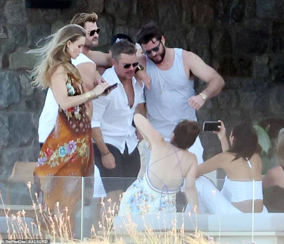 Chris hiện trong thời gian tạm dừng diễn xuất để chăm sóc sức khỏe. Cuối năm 2022, siêu anh hùng Marvel xác nhận có khả năng cao mắc bệnh Alzheimer do yếu tố di truyền.