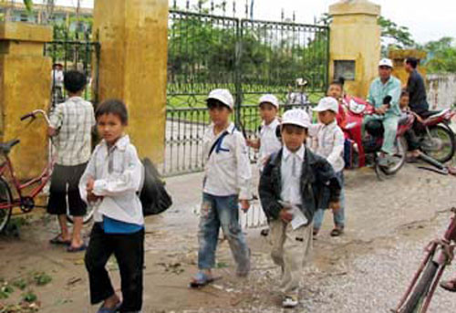 Ăn ớt, uống nước xà phòng: Những hình phạt kinh hoàng tại nhà trường ảnh 3