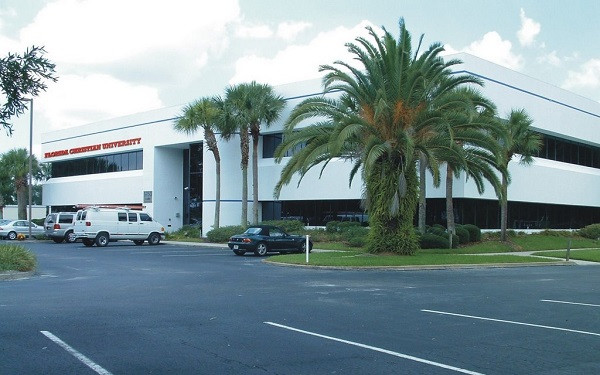 Những trường học ‘đáng sợ' nhất thế giới ảnh 10