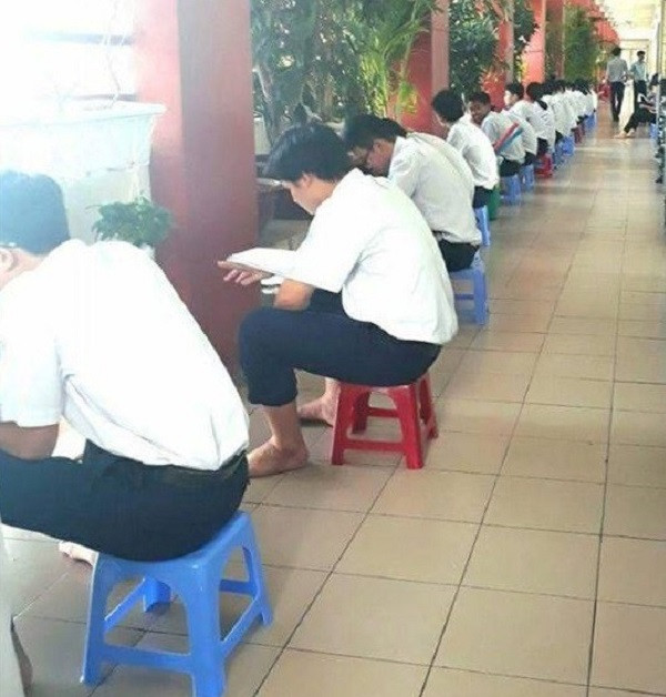 Trường bị coi là hà khắc, học sinh tự tử: Có thực sự là 'gông cùm'? ảnh 5