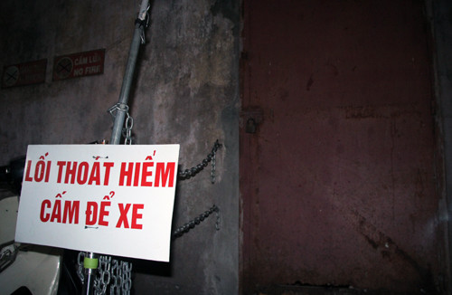 Ông Đoàn Ngọc Hải kiểm tra PCCC giữa đêm ảnh 1